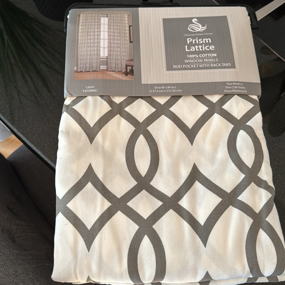 prism Lattice light filtering window panels